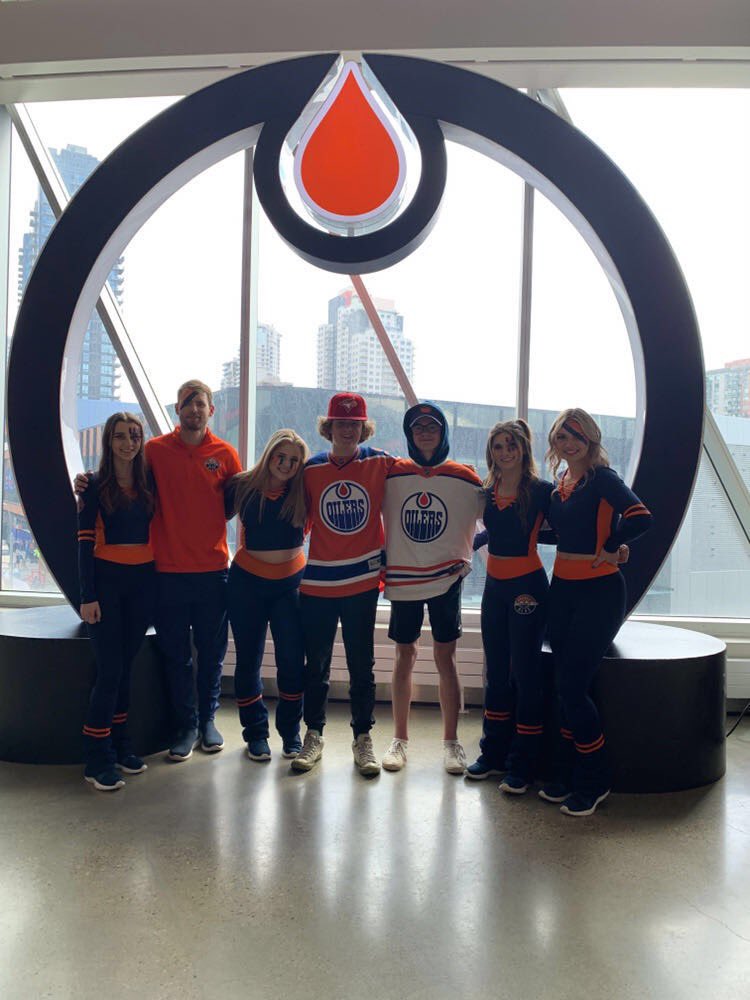 Devo9911's tweet photo. Solid little weekend of hockey with the kiddos. #2Ws https://t.co/Xa3a1nqNFd
