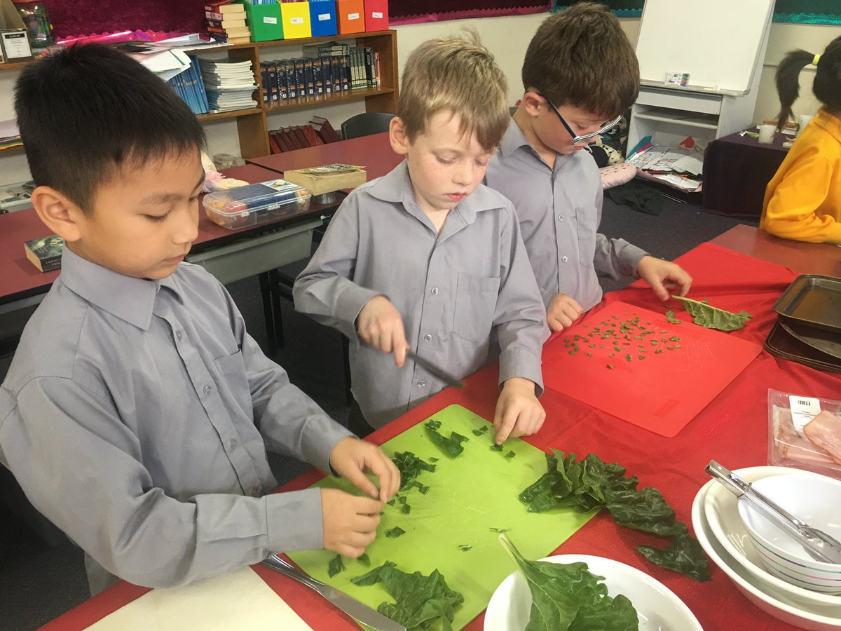StBridgetsPS1's tweet photo. During our weekly wellbeing groups, the students have been making pin wheels from scratch! A yummy treat to fill our tummy’s! 😋 #pinwheels #wellbeing #makingfood #yummyfood #catholicschools #foodeducationforkids https://t.co/dv9d1uJcyb