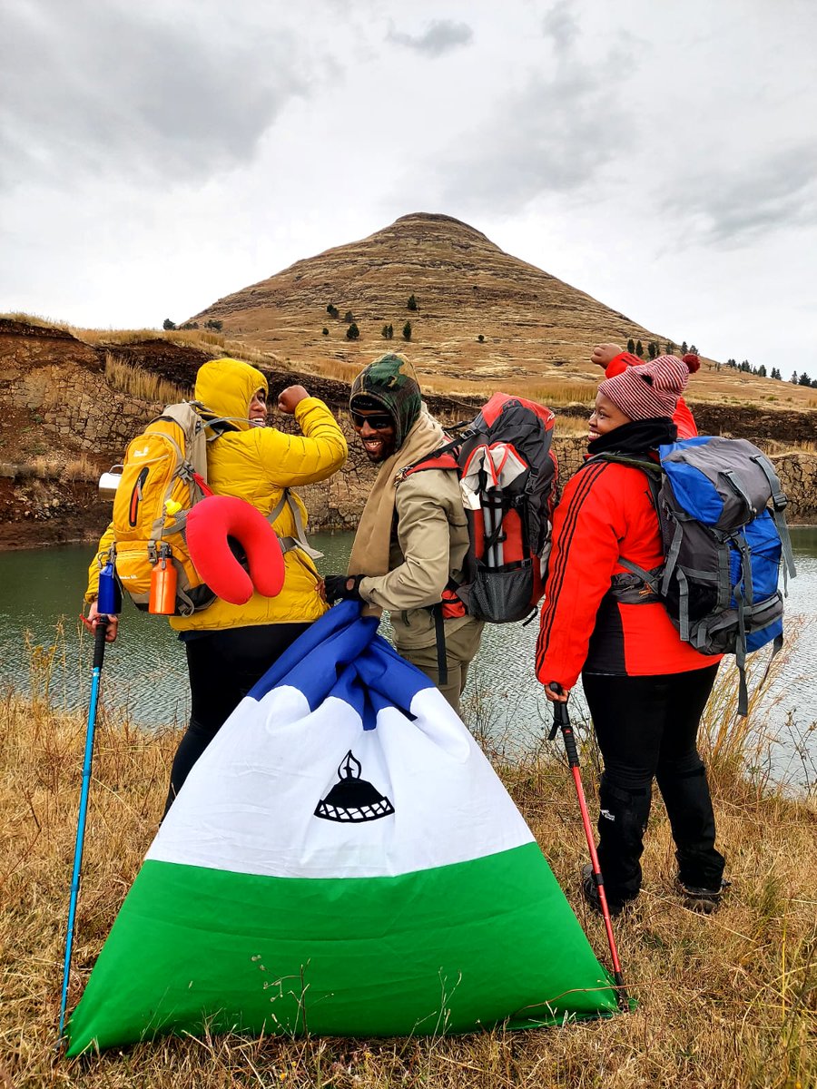 Earth Lovers Hiking Club tweet media