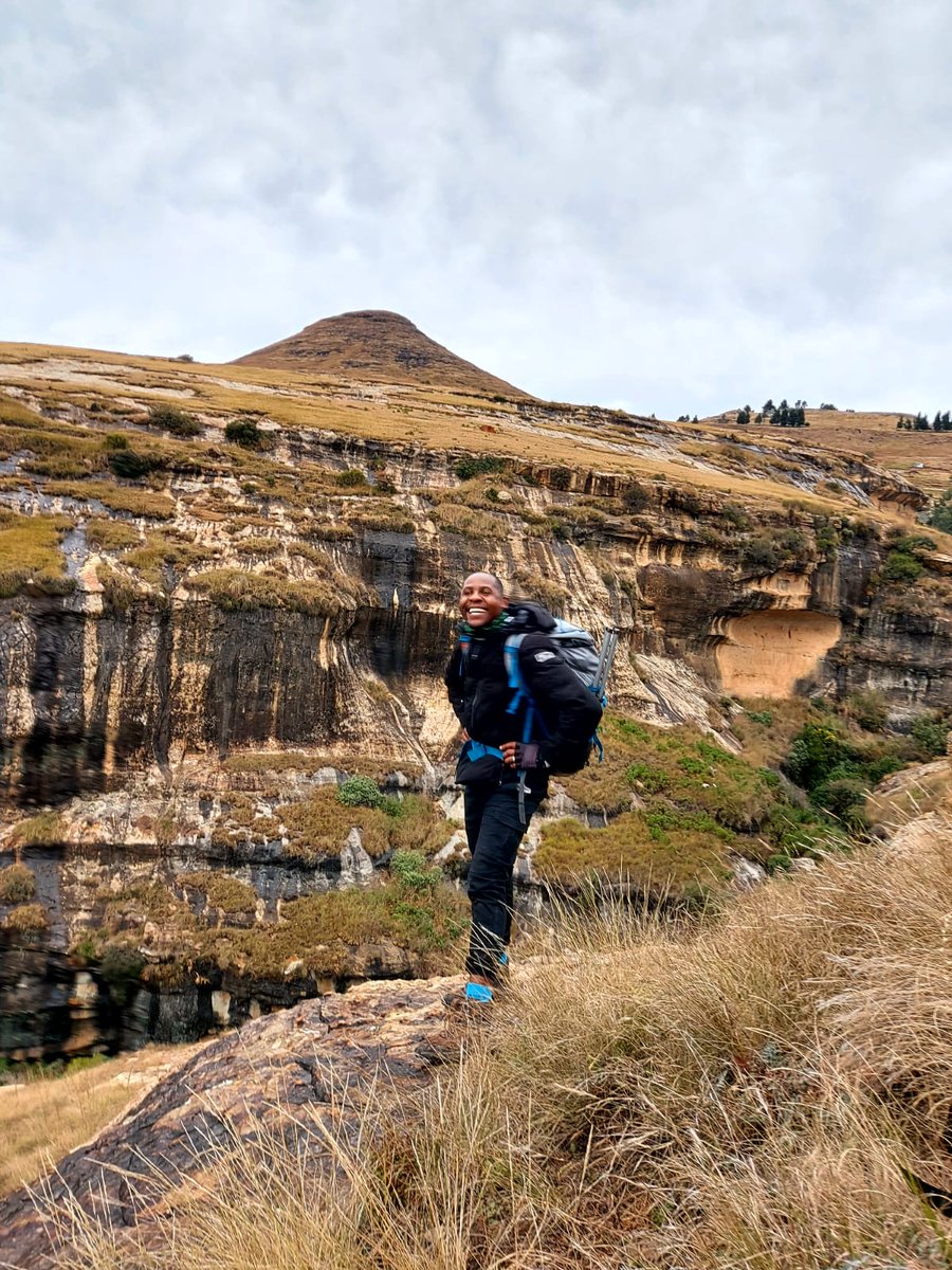 Earth Lovers Hiking Club tweet media