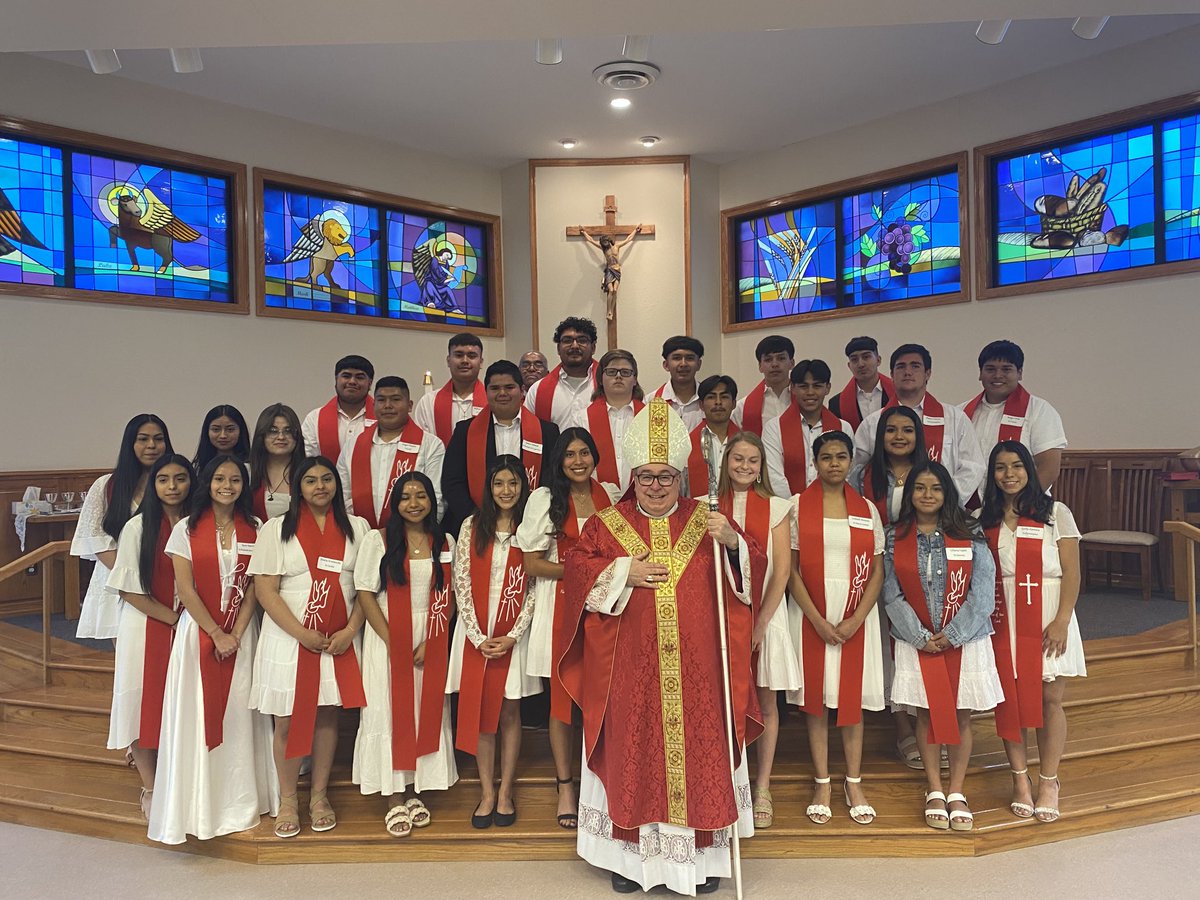 BpOlsonFW's tweet photo. Congratulations to the 28 newly confirmed Catholics from Our Lady of Lourdes parish in Mineral Wells, TX. @MineralWellsNHS @FWdiocese @UCCatUTA @TSUCCM #Lipan https://t.co/WK01sAN5DE