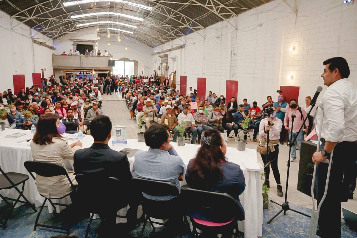 armentapuebla_'s tweet photo. Como madres y padres de familia qué importante es fomentar buenos y saludables hábitos alimenticios. Compartí con mis amigas y amigos de Cd. Serdán la información del libro "La Pandemia de los Edulcorantes en México" con buena respuesta.

¡Gracias por este recibimiento! https://t.co/cdd0frj1Iv