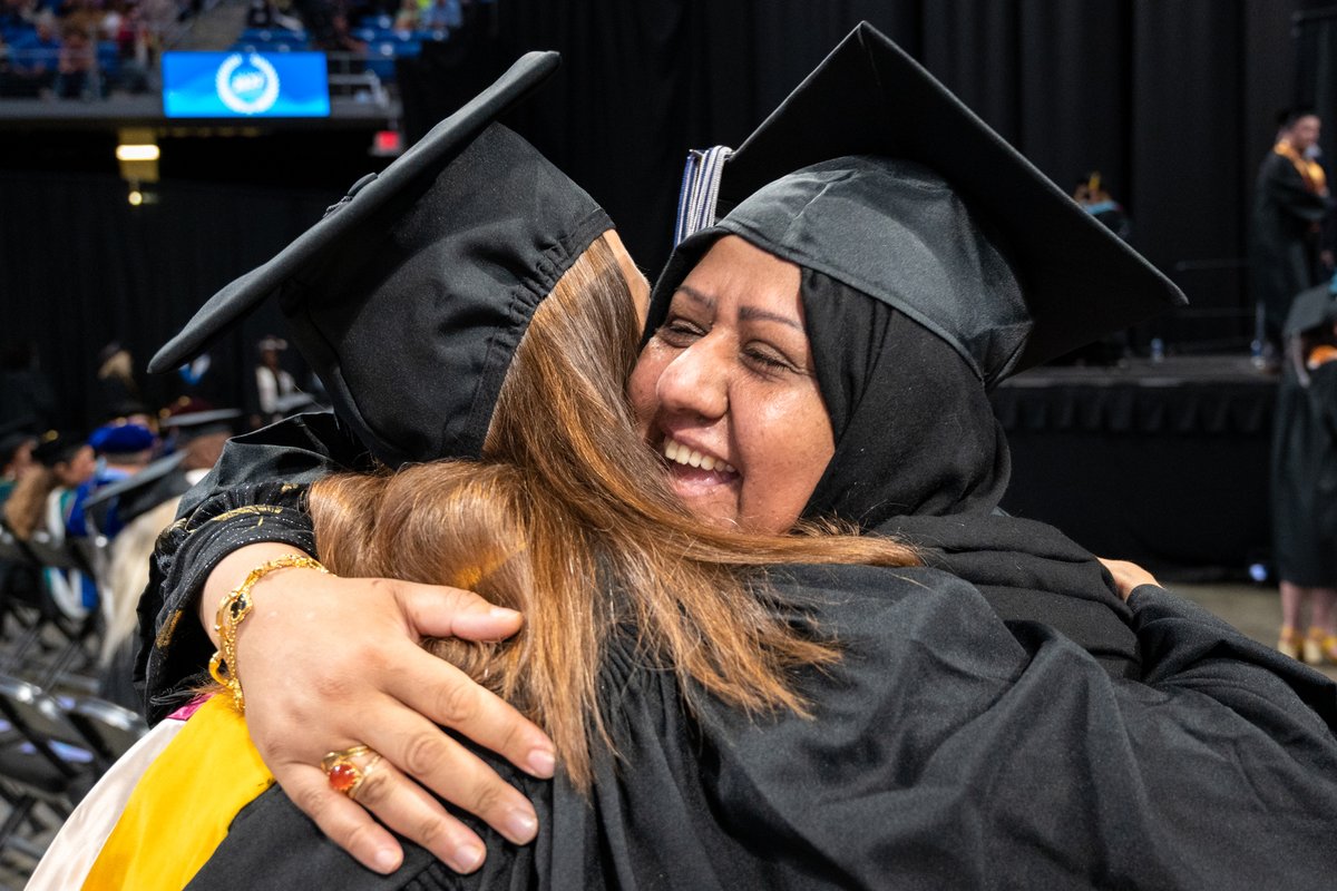 STLCC's tweet photo. Congratulations to the #STLCC #ClassOf2022! 🎓💙 We had so much fun celebrating with you this weekend, and we wish you all the best as you move on to the next chapter. #STLCCgrad https://t.co/mtjN2WqwC7