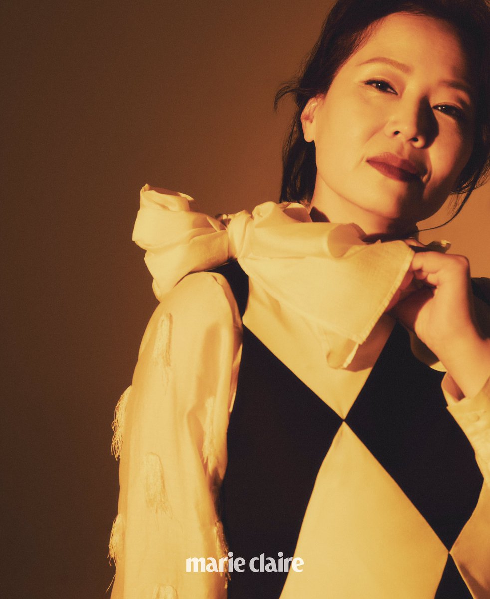 6월 8일에 개봉하는 영화 <윤시내가 사라졌다>의 감독 김진화, 배우 오민애와 이주영, 그리고 가수 윤시내가 함께한 화보를 공개합니다. 화보 전체와...