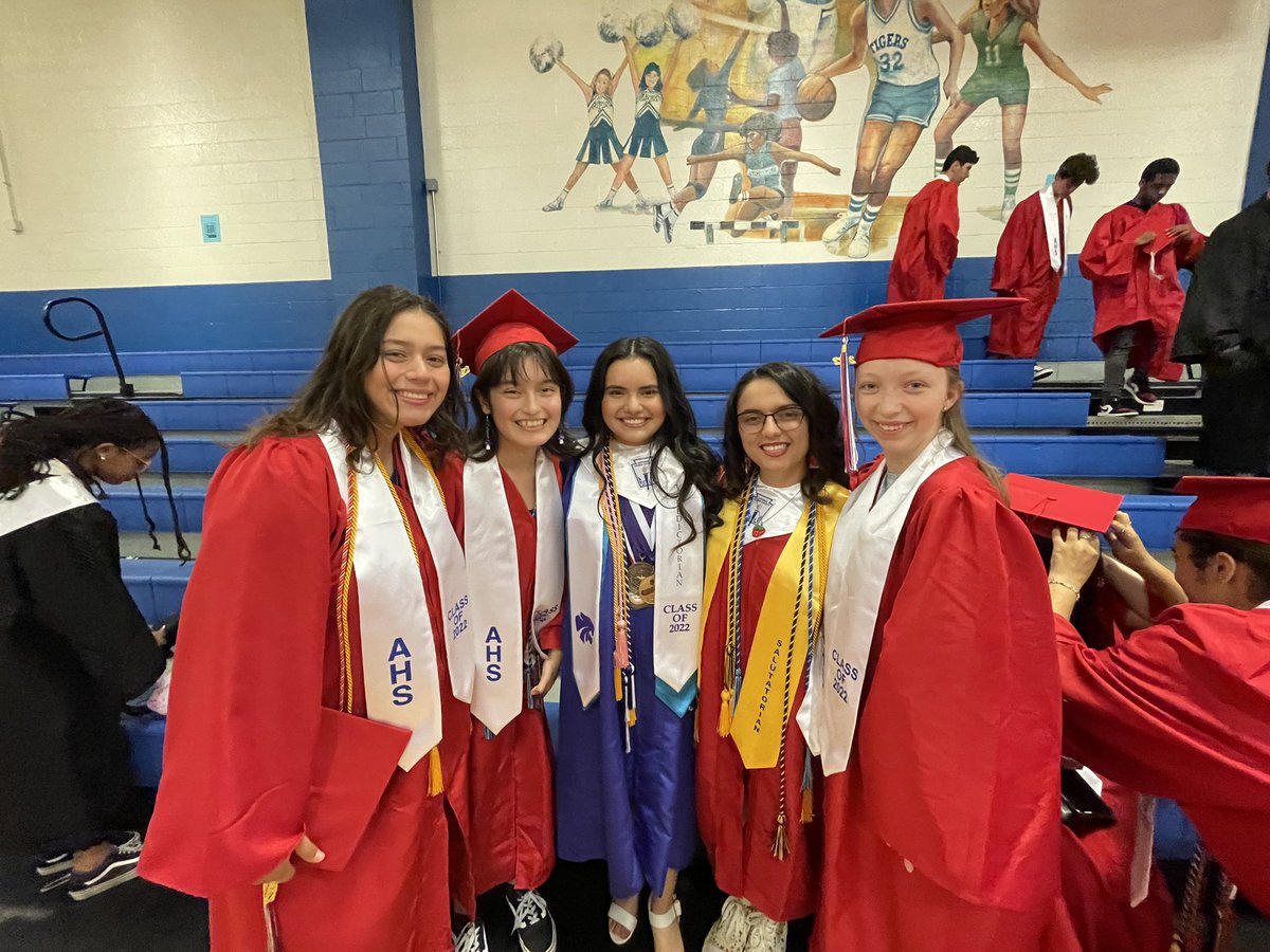 HumbleISD_AMS's tweet photo. ๐พ๐
AMS Annual Senior Walk!!!๐พ๐
๐๐งกClass of 2022 ๐๐งก #atascatigers #classof2022 #AMSSeniorWalk https://t.co/412q4jAY0M