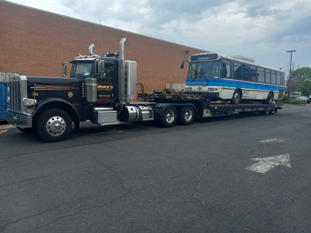 MAS_MTR's tweet photo. Need a motor coach bus transported? It' not a problem for the team at Mike's Towing &amp; Recovery. Give s a call and let's talk! 908-722-2122. Ask for Mike.
#mtr #miekstowingandrecovery #mikesofnj #mas #mikesautoservice #mfd #mikesfueldelivery #transportationdivision https://t.co/zaaYJmdaTs