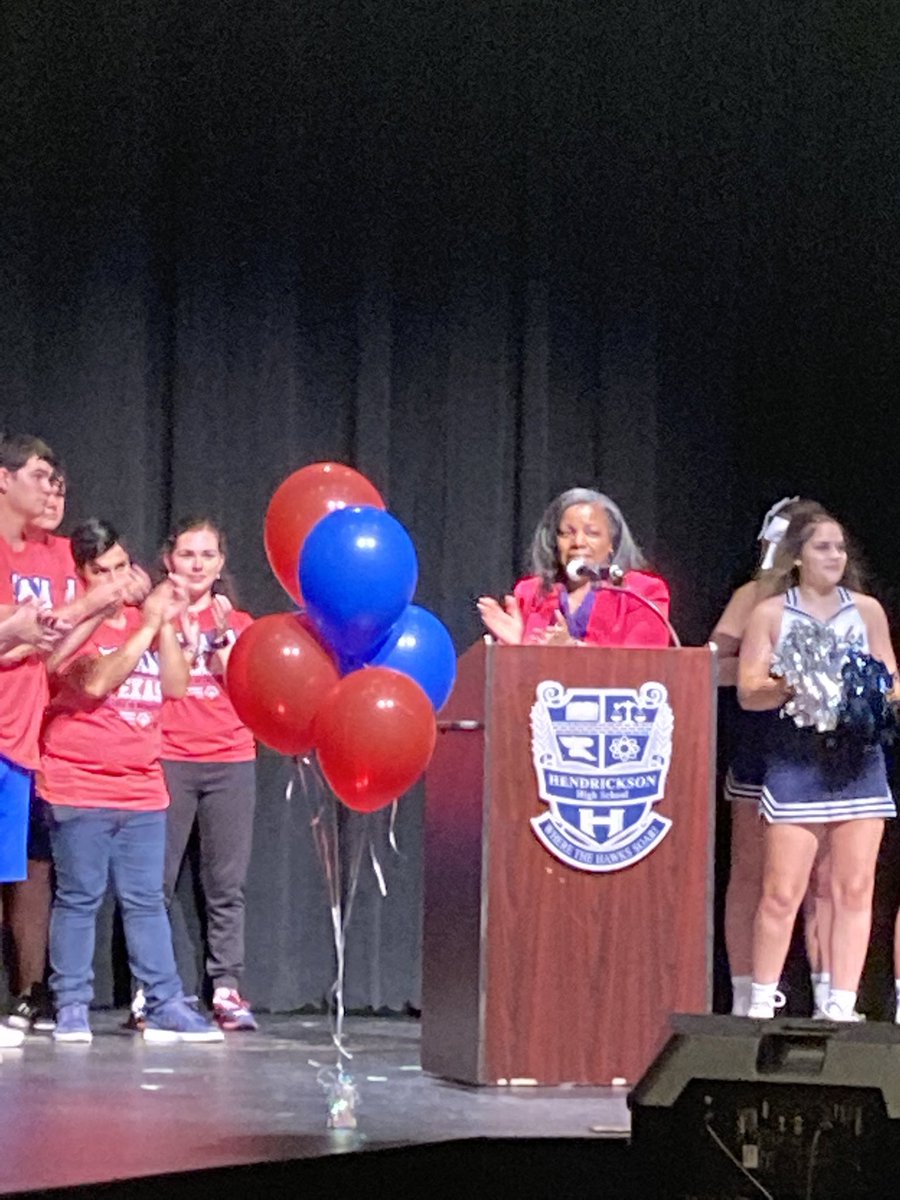 PfISDAthletics's tweet photo. What a GREAT Pep Rally tonight as the Pflugerville community supports the Pflugerville Falcons as they ✈️ to Florida for the National Special Olympics Flag 🏈 tournament! ❤️ me some Falcons !!
#GoBeGreat
#wehyped https://t.co/HmRQu8eWvC
