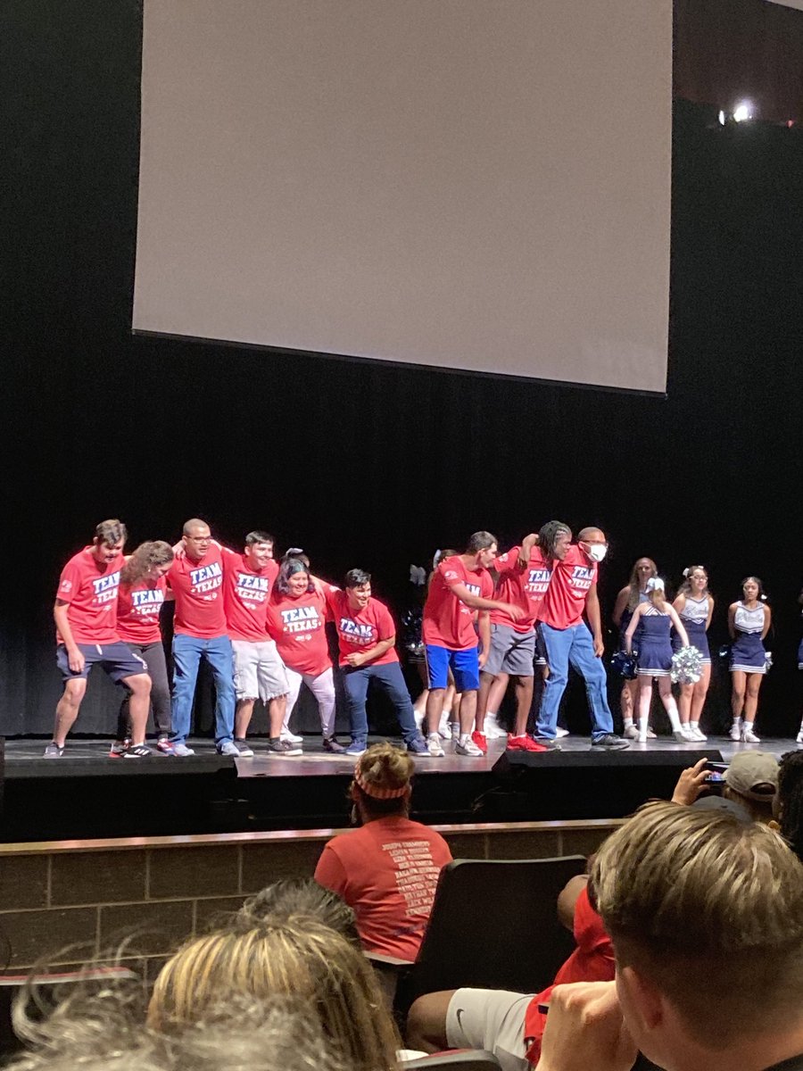 What a GREAT Pep Rally tonight as the Pflugerville community supports the Pflugerville Falcons as they ✈️ to Florida for the National Special Olympics Flag 🏈 tournament! ❤️ me some Falcons !!
#GoBeGreat
#wehyped