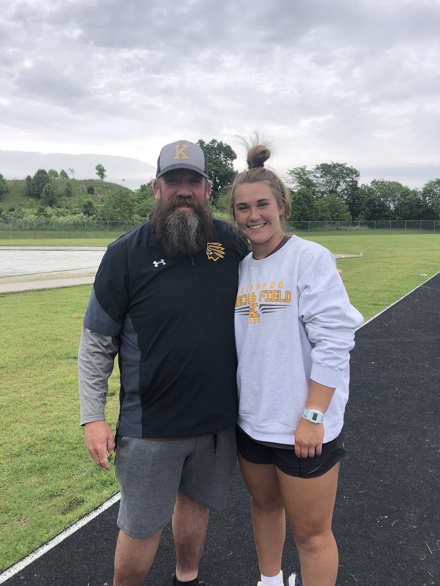 Motexan31's tweet photo. So thankful for coaches that push and support student-athletes to be their best. @bmwilliams31 has had one of the best this year. His patience and encouragement has made all the difference and now she is state bound again. https://t.co/WksXquPEV4