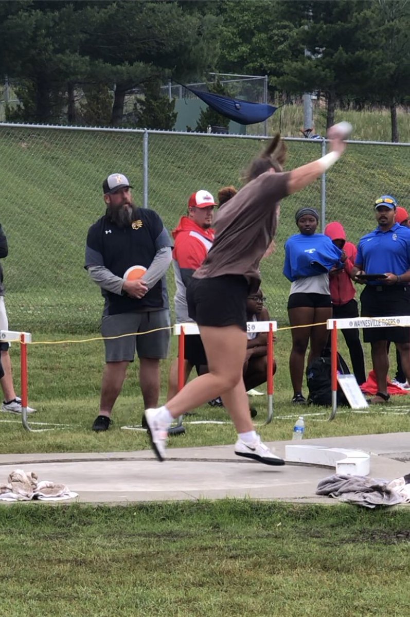 Motexan31's tweet photo. So thankful for coaches that push and support student-athletes to be their best. @bmwilliams31 has had one of the best this year. His patience and encouragement has made all the difference and now she is state bound again. https://t.co/WksXquPEV4