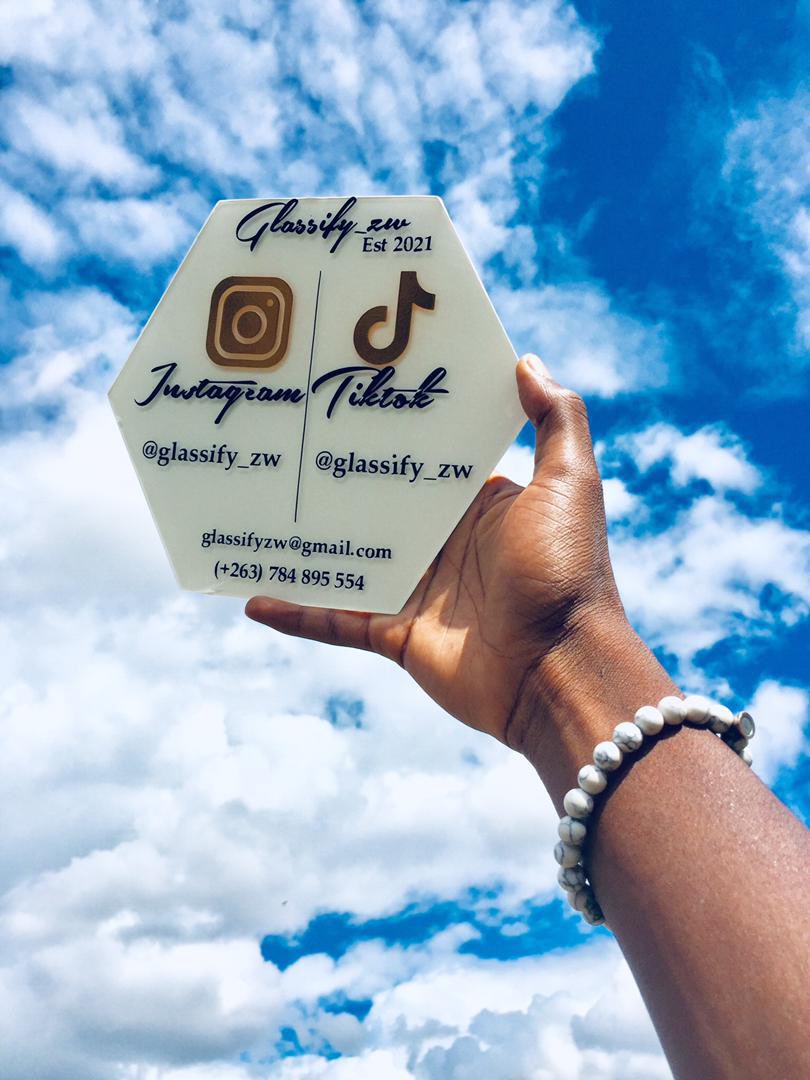 GlassifyZ's tweet photo. @RealTalkFadzie Customized music frames ($15), keychains ($2.50), social media acrylic signs (20) and phone cases  ($15)
0783005729 https://t.co/weFz7tw2xz