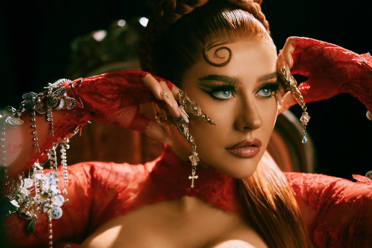 [RUMOR] Segundo um insider que geralmente acerta muito, essa é a tracklist do "La Tormenta"

1. Suéltame
2. Traguito
3. Cuando Me De La Gana
4. Brujeríal
5. La Loca
6. Segura

Lembrando é só um rumor por enquanto.