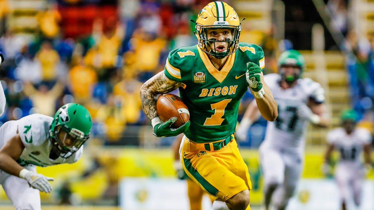 CrumbyJay's tweet photo. WOW! A late night blessing, North Dakota State University offered, after a great talk with @Coach_Entz!! #Gobison #AGTG @Coach_EDavis 🟢🟡 https://t.co/fTfatG0vqr