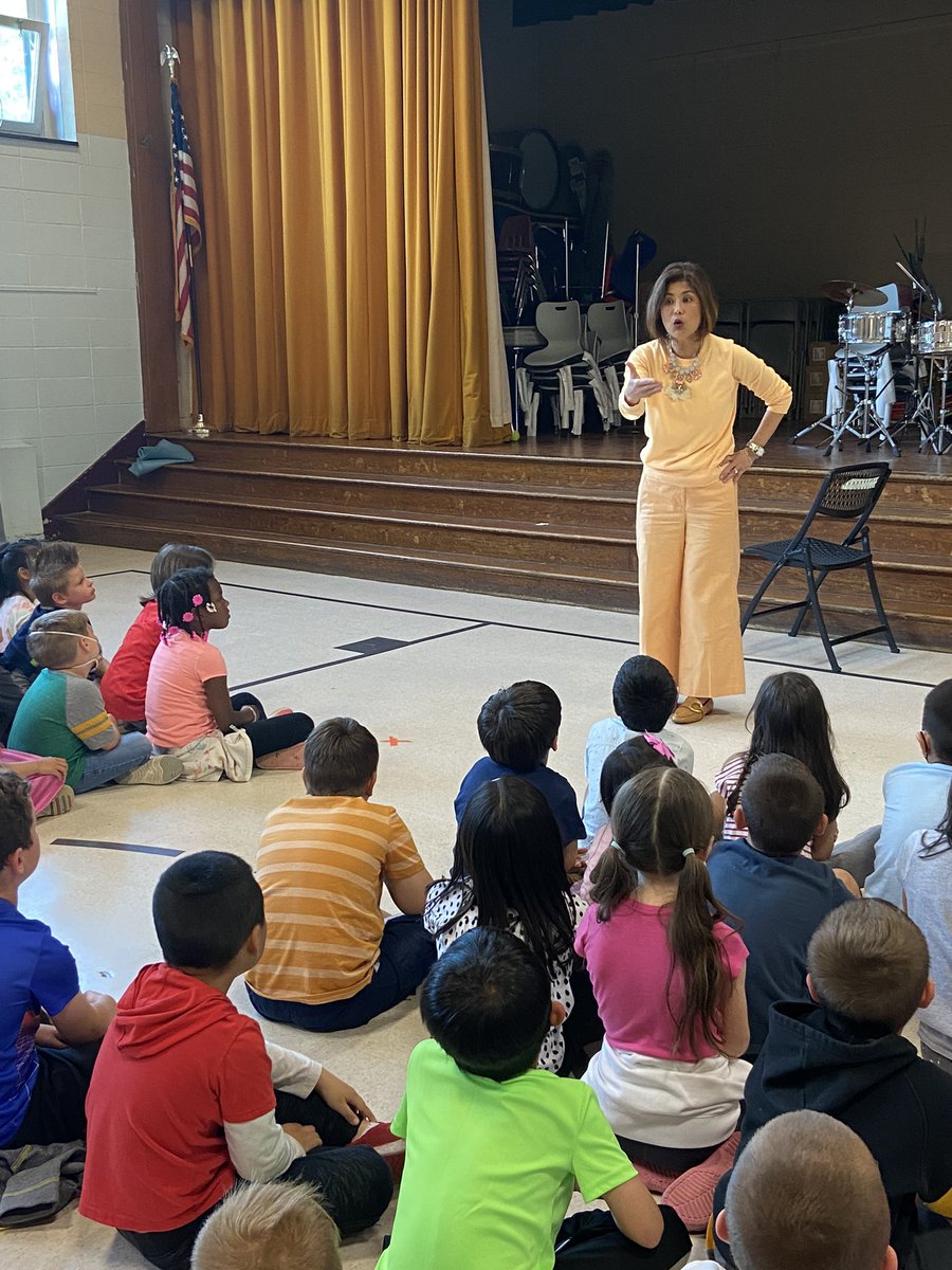 MrsRedelSharp's tweet photo. Another amazing day in first grade as we got to speak with the Mayor of Cherry hill!! What an exciting experience! #AAPIHeritageMonth @SharpBulldogs https://t.co/ODaWsYgYSN