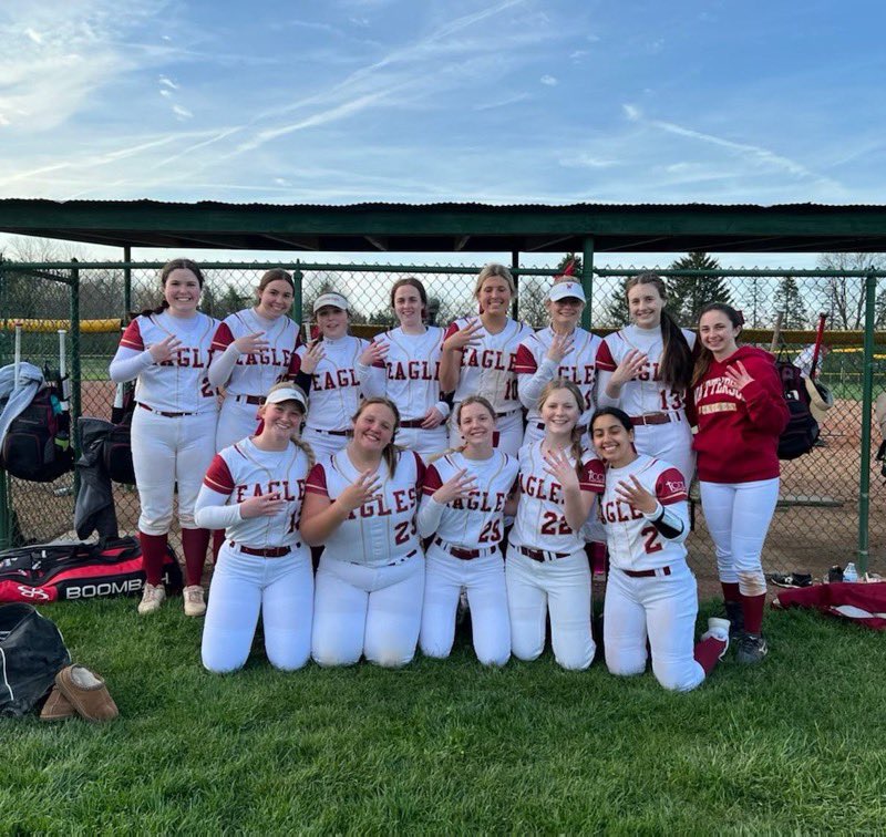 marygamble09's tweet photo. This year Watterson ended up CCL Champs and I was able to finish the season undefeated in league play with a 1.27 ERA! I also had a 2.90 overall ERA against top competition! Thank you teammates and especially my catcher @acemswiler2!! @CCLAthletics @wattersonSB https://t.co/Gjj0wHgYsT