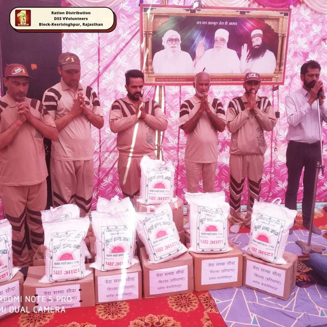 itsinspiring_'s tweet photo. It becomes very difficult to survive when a person is unable to have food because of lack of money. For such people, DSS people are no less than angels, who provide them food. Sautes to their guru Saint Gurmeet Ram Rahim Ji who inspires them to do good work.
#LetNoOneSleepHungry https://t.co/NSD8bhBjYI
