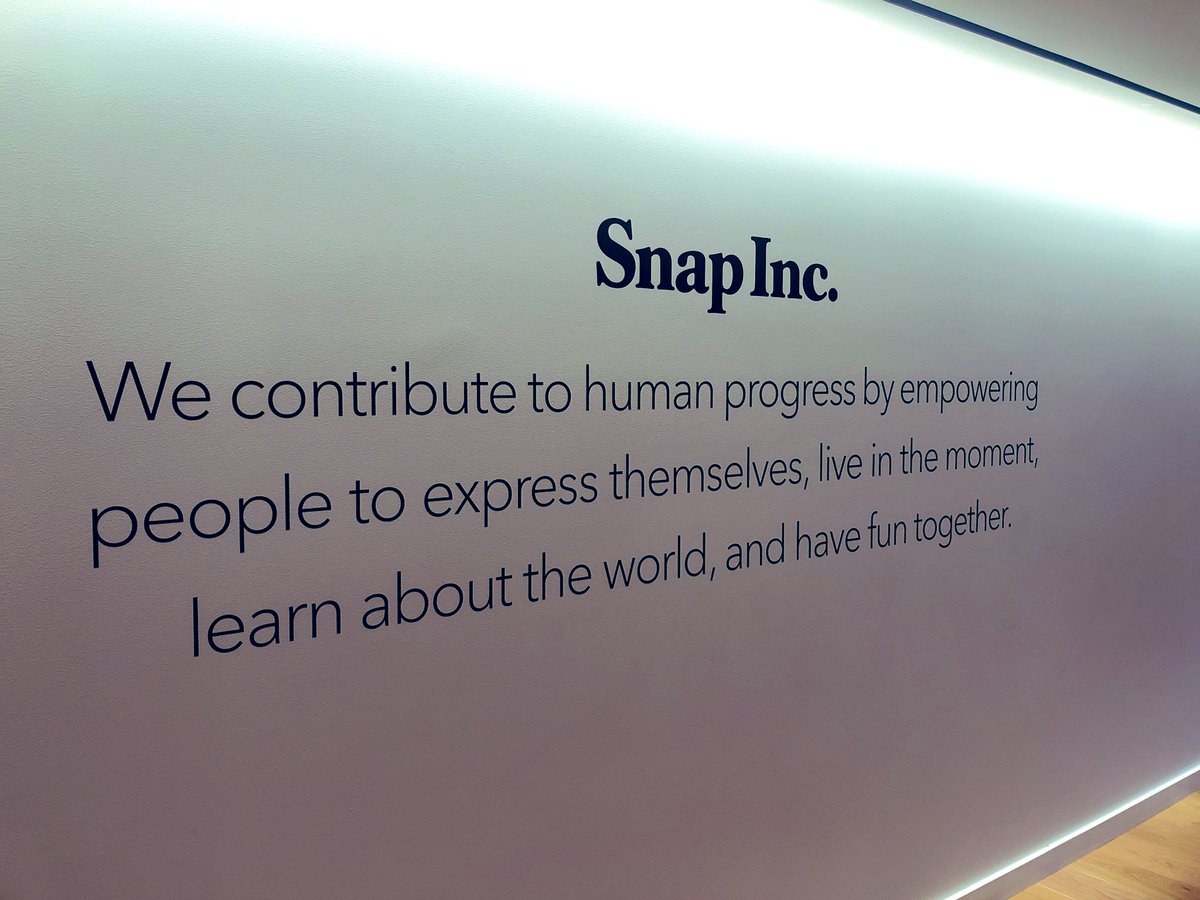 futuryst's tweet photo. Had a fantastic time today exploring futures for #AR with the lovely folks at @Snapchat’s creative lab, Arcadia. Thanks everyone! 👻💫 #foresight #strategy #FutureThing https://t.co/M8j2BQZdXz