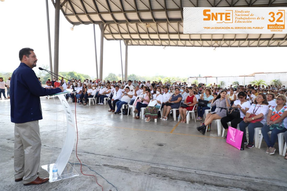 snteseccion32's tweet photo. Alegremente llevamos a cabo la Reunión con motivo de la Presentación de la Directiva Seccional en la #RegiónXII con sede en Santiago Tuxtla, agradecemos el recibimiento de todos los que nos acompañaron el día de hoy, quienes enaltecen la unidad del gremio magisterial.

#SNTE32 https://t.co/dlDOWhzpuK