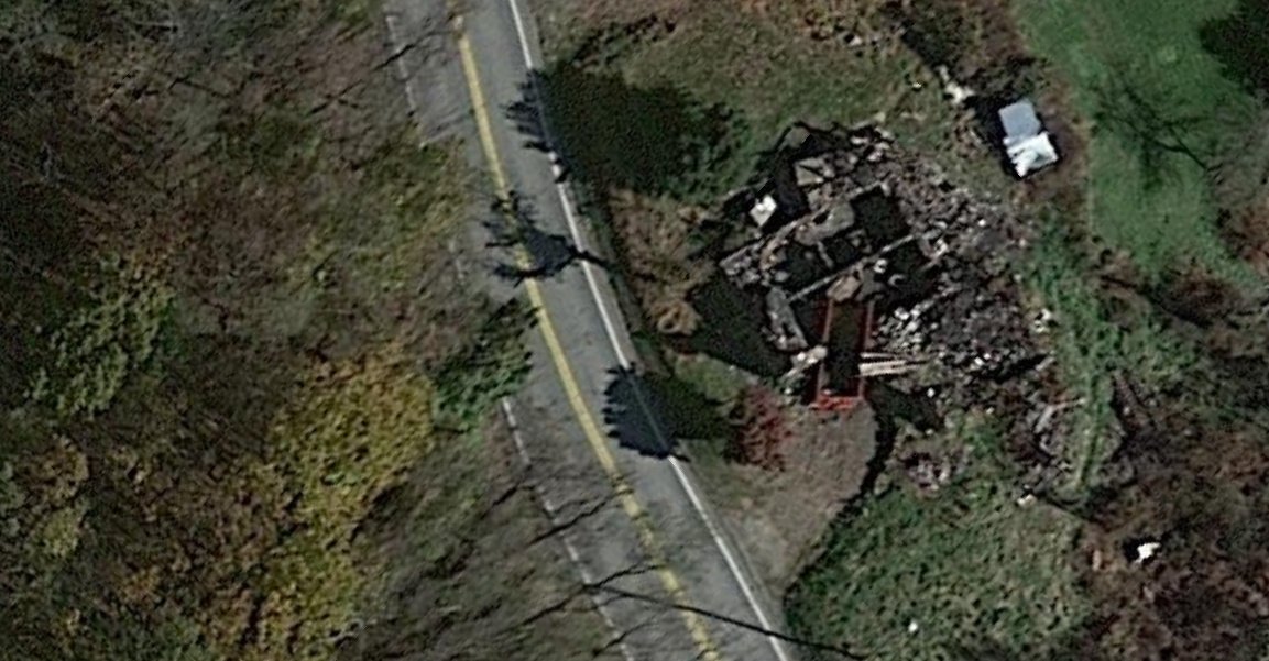 PennPyro's tweet photo. After their death in an #unexplained Greensburg #fire, April 4, 2021, an #autopsy was commissioned for Helena and David Staats by the renowned forensic pathologist Cyril Wecht. Unless we've missed it, those findings have never been announced.
#truecrime #serialbomber https://t.co/5MaubpQekI