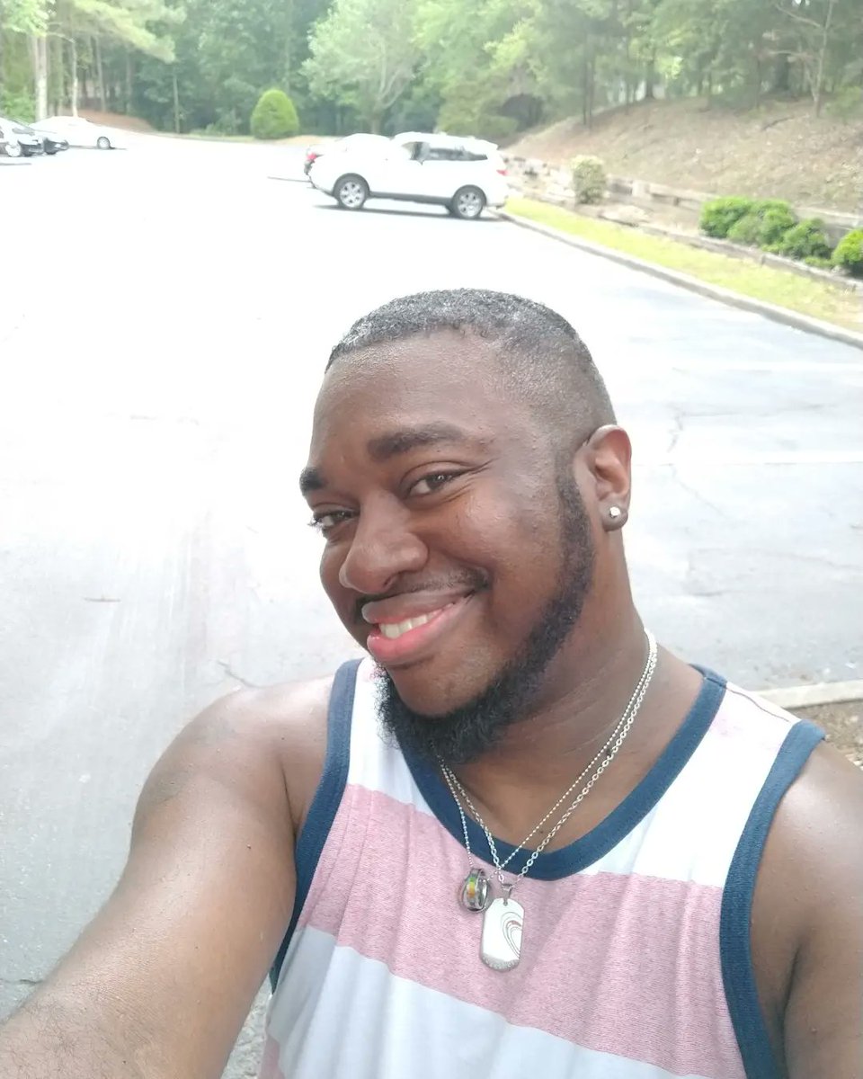 dontaviuswill17's tweet photo. JUST CHILLING ON THIS BEAUTIFUL MONDAY 💯💯💯😜😜😜🍫🍫🍫 ARMS THICK AF ‼️🤣🤣💪🏾💪🏾💪🏾 https://t.co/ld04PreYhF