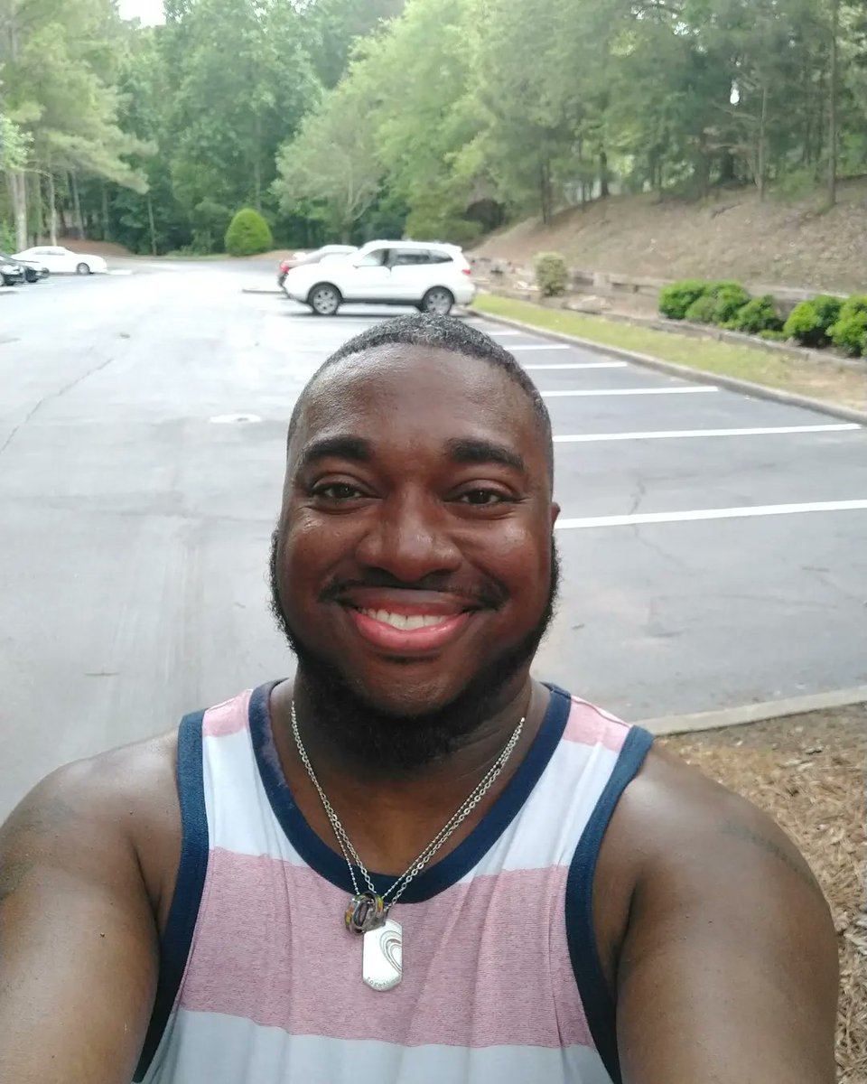 dontaviuswill17's tweet photo. JUST CHILLING ON THIS BEAUTIFUL MONDAY 💯💯💯😜😜😜🍫🍫🍫 ARMS THICK AF ‼️🤣🤣💪🏾💪🏾💪🏾 https://t.co/ld04PreYhF