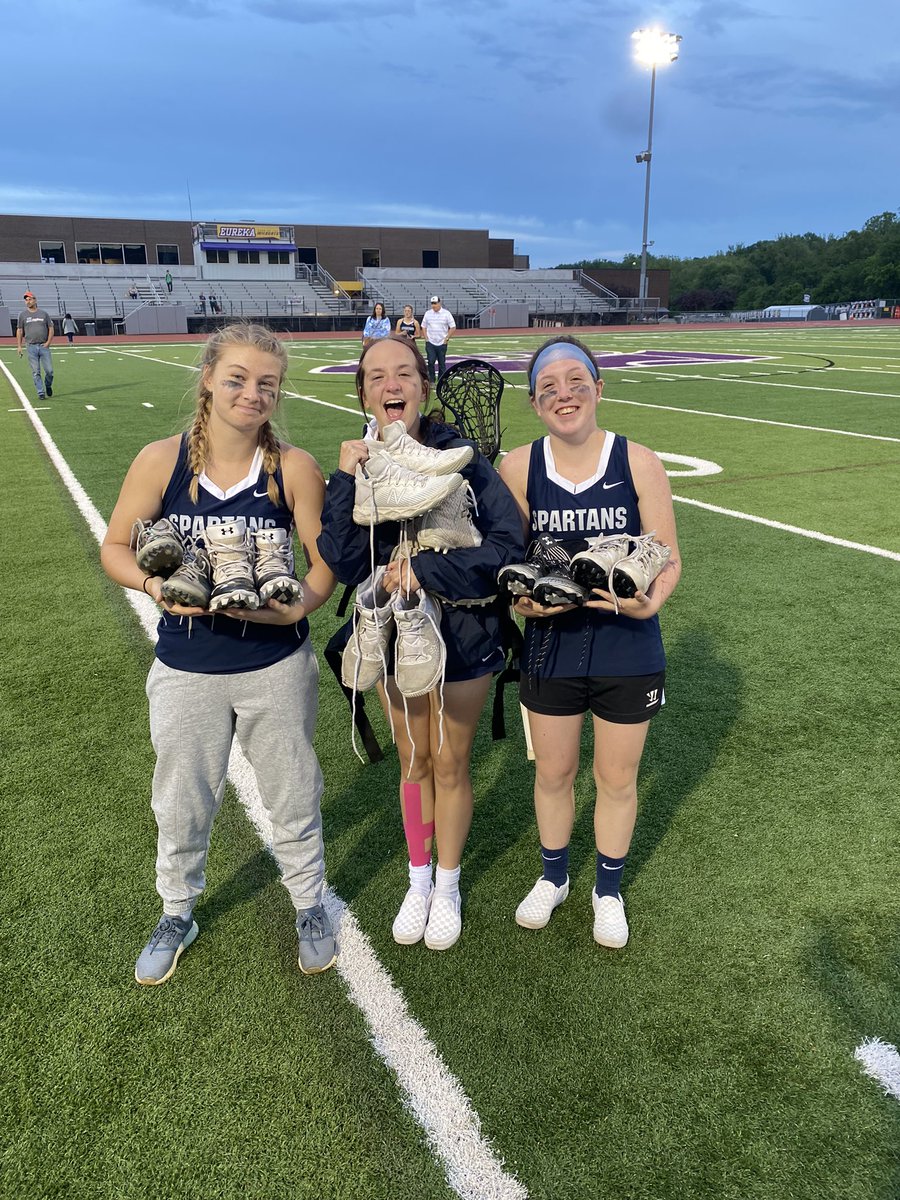 FHCLax's tweet photo. Well someone had to go get them.  👟 🤢 https://t.co/CiTlo5SE3d