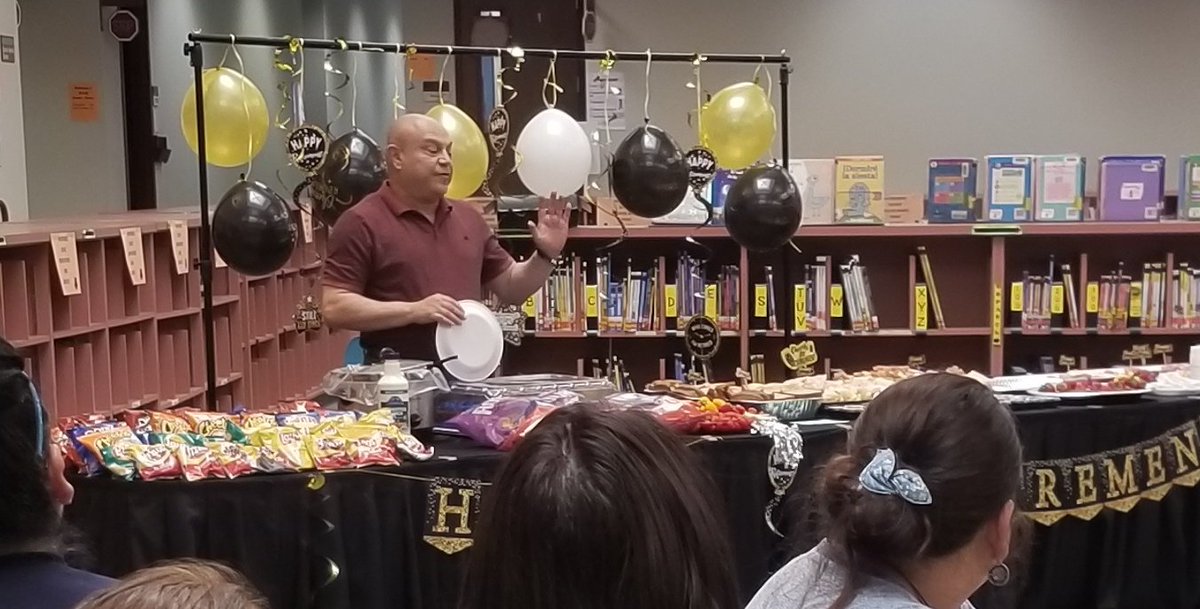 tamtamwise's tweet photo. Happy Retirement, Mr. Munoz!!  You will be truly missed!! @Aliefsneed https://t.co/qDcN32wwvc