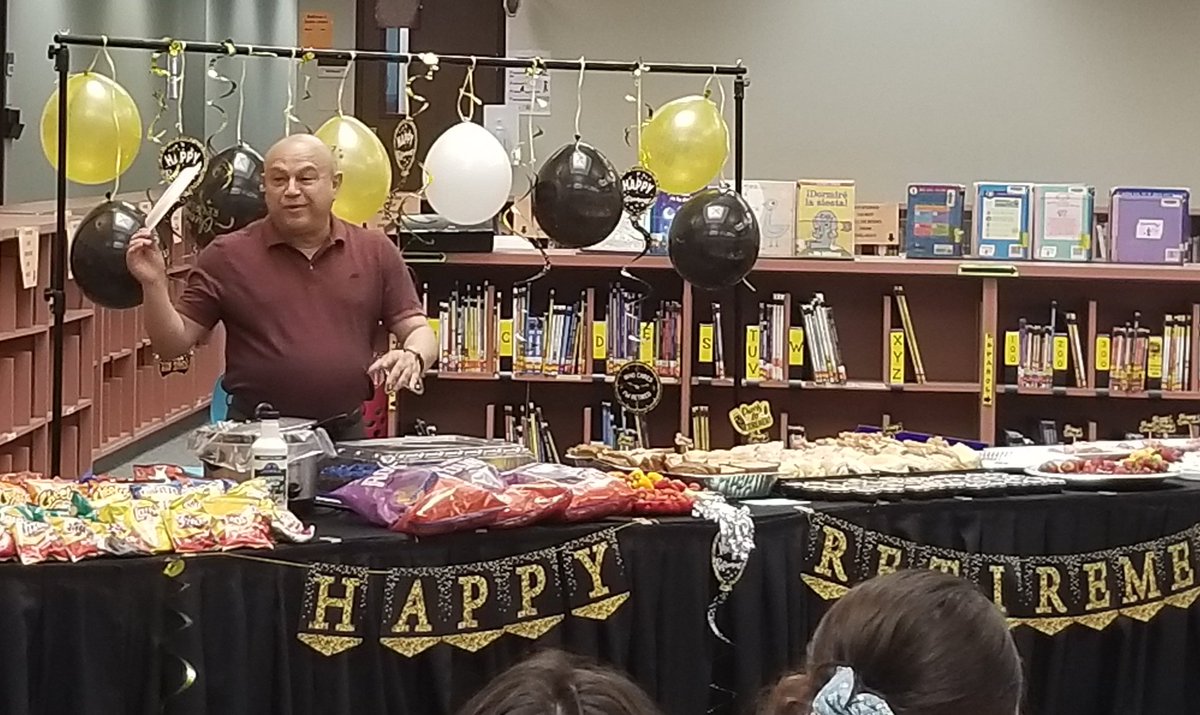 tamtamwise's tweet photo. Happy Retirement, Mr. Munoz!!  You will be truly missed!! @Aliefsneed https://t.co/qDcN32wwvc