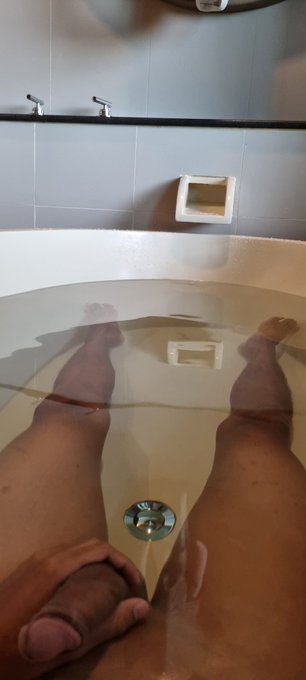 นานๆทีได้แช่อ่าง https://t.co/H783kY4GBh