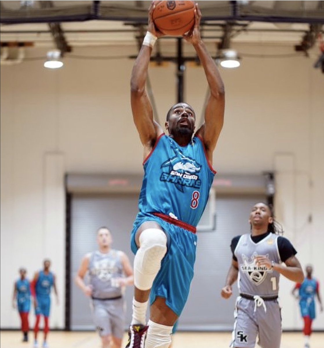atblsubstack's tweet photo. @TBLproleague Leader Spotlight: @mandrellworthy has been aggressive all season long for the @_SanDiegoSharks and currently leads the league in free throw percentage (86.4%) and gets to the line 11.2 times per game. 

📊 @InStatHoops 

#atbl #tbl #sandiegosharks #instathoops https://t.co/Md6dyI5N7a