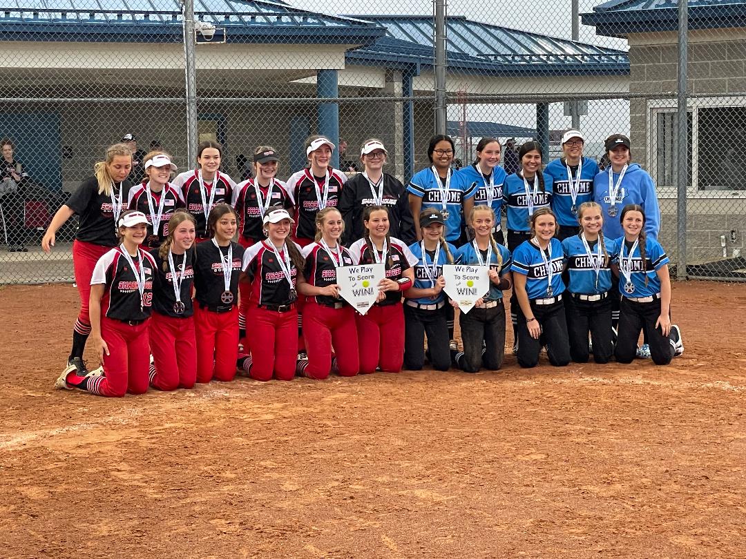 BaileyGravens's tweet photo. My Venom teammate Molli and I got to sub for Smash House 08 in the Kentucky Chrome Invitational. Had a good bracket run but came up short 0-3 in the championship game against a tough 08 Chrome Premiere team. 

Weekend pitching stats:  15.2 IP, 5Ks, 5ER, 2 Wins and 1 Save https://t.co/vO5oDrrTER