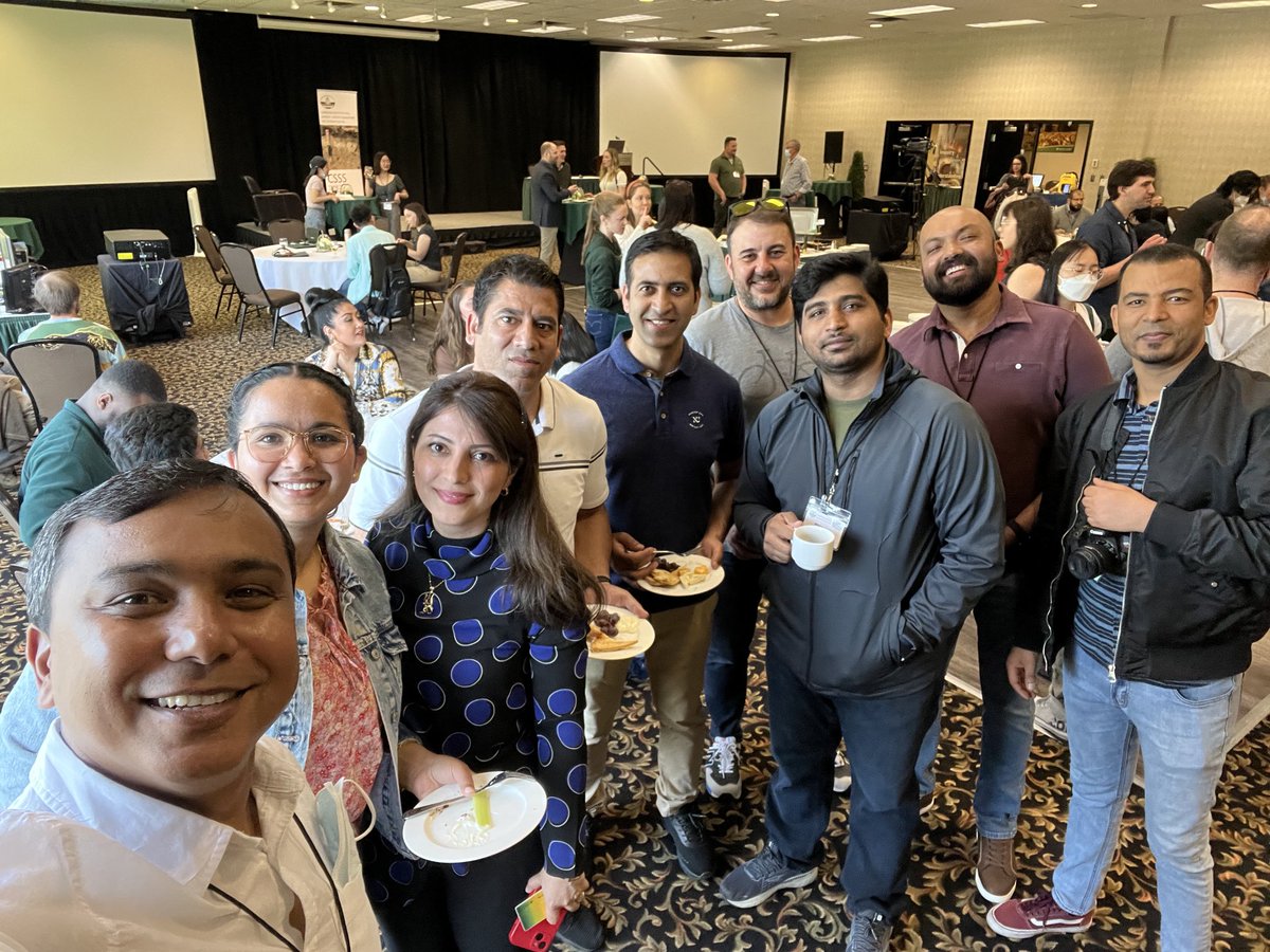 BiswasSoilLab's tweet photo. What a start of the #2022CSSSASSW of @CSSS_Soils and @SoilAlberta Such a representation from @BiswasSoilLab of @UofG_SES @UofGuelphOAC @ashiqwaqar @tahmidhuq @shalzsab @SoilUmblical @ddsaurette https://t.co/Ti2wBZMuJ5
