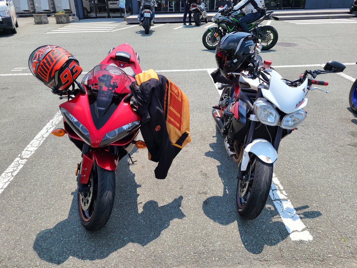 gopa675's tweet photo. 今日はバイクいっぱいおる( ´▽｀) https://t.co/Q8dLtw7uS4
