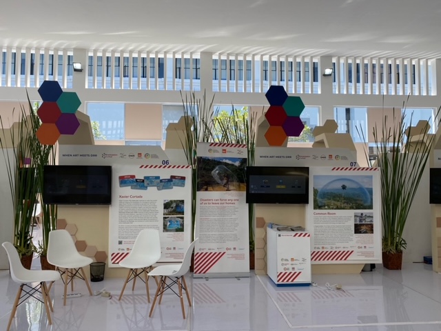 DDisplacement's tweet image. Are you in Bali for #GPDRR2022? Check out the innovation platform! We partnered with @NRC_Geneva @globalnetworkdr @AnticipationHub to put a spotlight on the art project @displacejourney and artists from @commonroom_id &amp;amp; more working on #DisasterDisplacement and #DRR, join us!