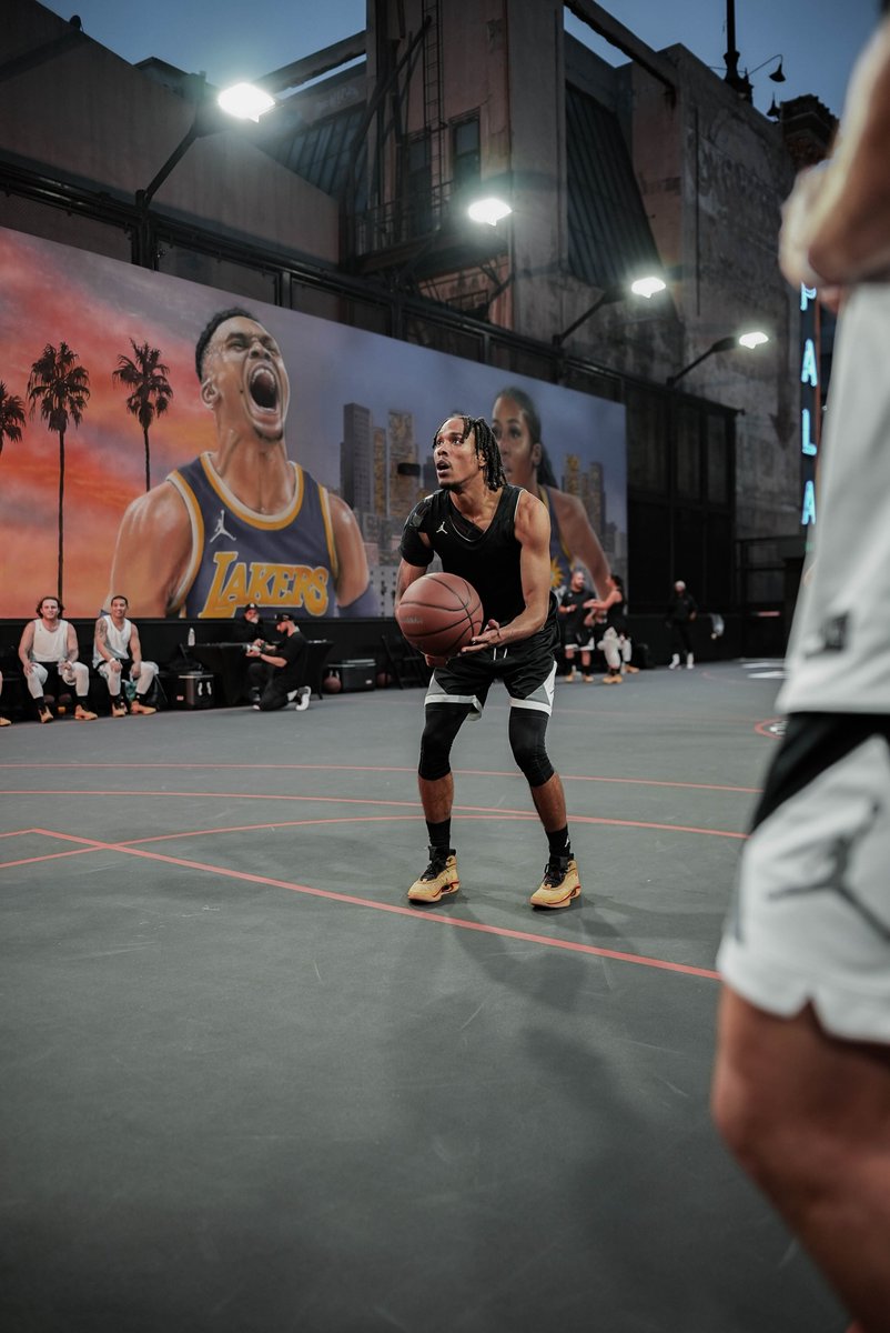 Heir_Company's tweet photo. Bright lights for HEIR’s first IRL event
#6RINGSBullish #JUMPMANLA https://t.co/0hKtJICHxK