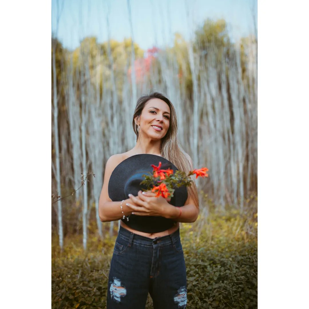 zeropooker's tweet photo. "A life is a dream
One way directional
It starts with a cell, to something magical
You've been handed the world
A new Identity" 🎵 #playamaule #portraitphotography #sigma35mmart #nikond610 #chile🇨🇱 #liberty #woman #power #colorful #beauty https://t.co/jJ8hJIAlsd