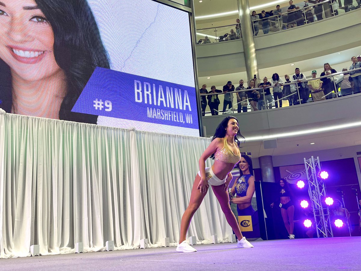 mallofamerica's tweet image. Now it’s time to meet some of the hopefuls auditioning for the 2022 @Vikings Cheerleading squad… 🙌 #MVCAuditions #MVC2022