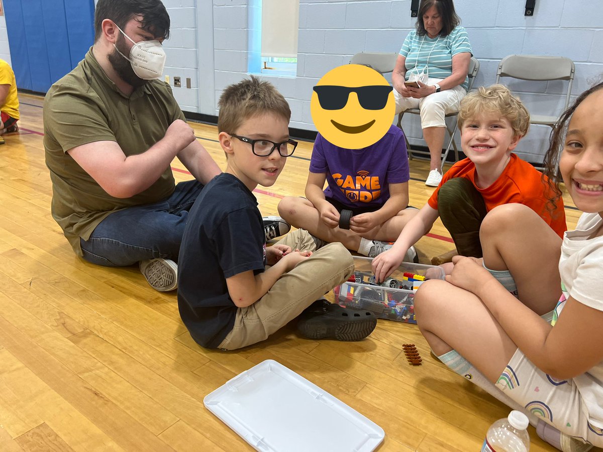 FamousinThird's tweet photo. Lots of fun building and racing Lego cars with the SEE Science Center! Great team building fun after a morning of testing! https://t.co/EzCaUY57NP