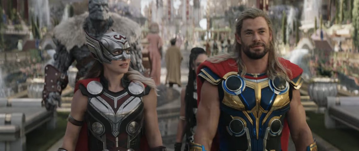 mxhsink's tweet photo. *NEW FOOTAGE*: #NataliePortman looks amazing as The Mighty Thor. https://t.co/7ok8ROyjup