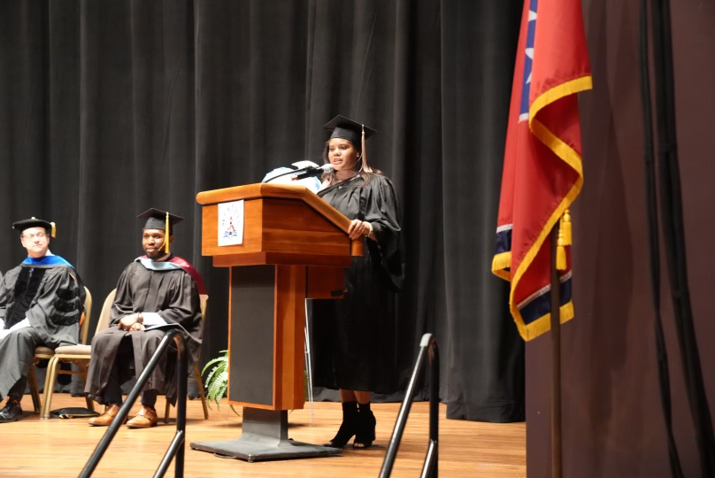MSCSK12's tweet photo. Here are highlights from today’s graduation ceremonies! Congratulations #MSCSFirstCla22!
🔹 @lovehamilton14 https://t.co/c9oXdyLjKx