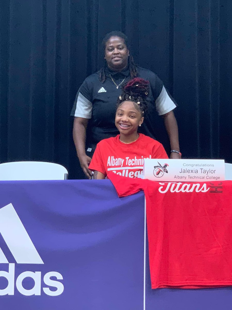 JalexiaTaylor's tweet photo. So OFFICIAL ❤️..So COMMITTED 🤍
@AlbanyTechWBB @LdyRoyalsBball @CoachJuke @bosticnextlevel https://t.co/D1su1jIMtp