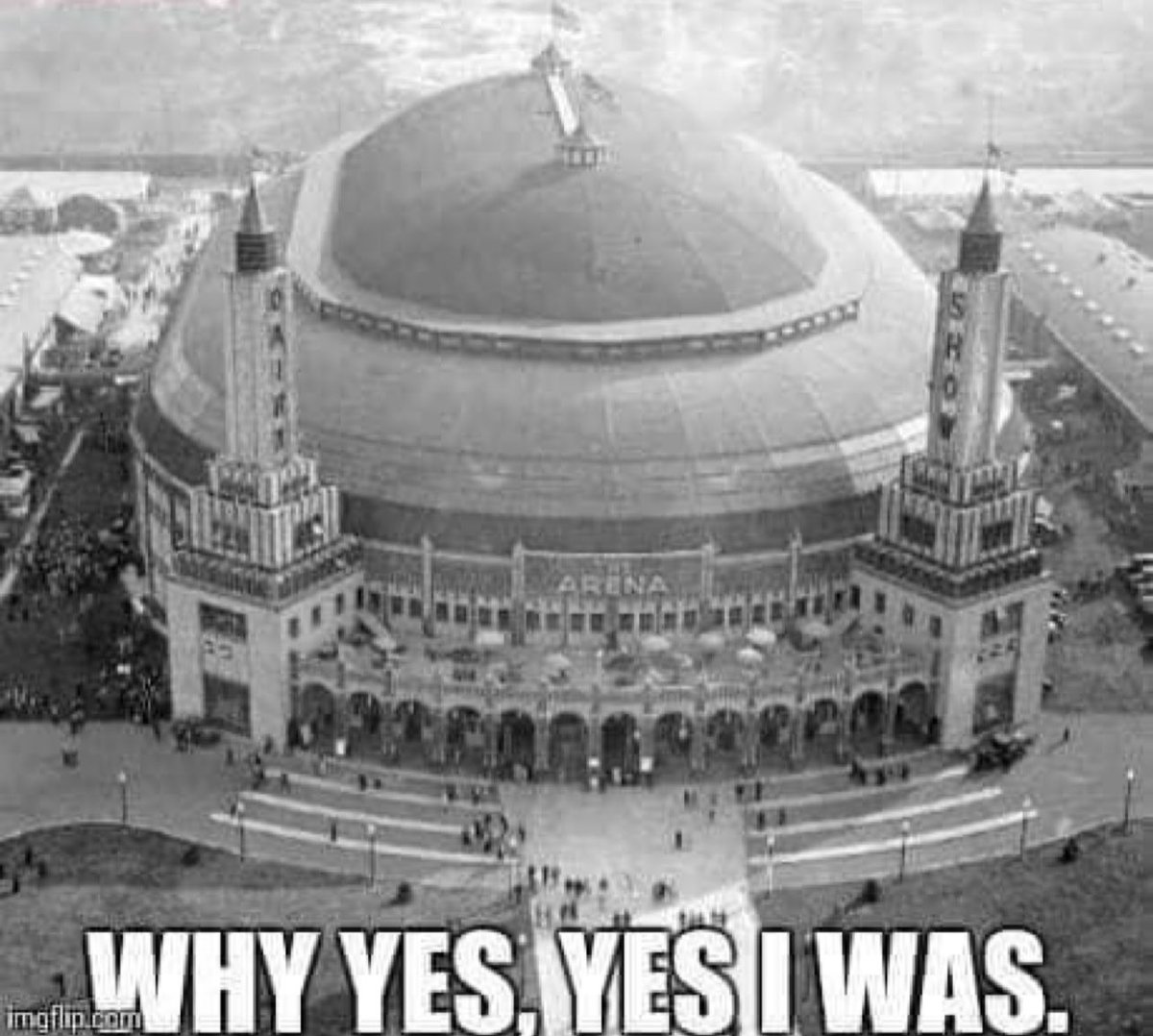lovinmolina's tweet photo. Proud to be old enough to experience what was this St. Louis treasure ❤️ #longlivethenote #WeAllBleedBlue #stlblues https://t.co/YEGBxmnAw9