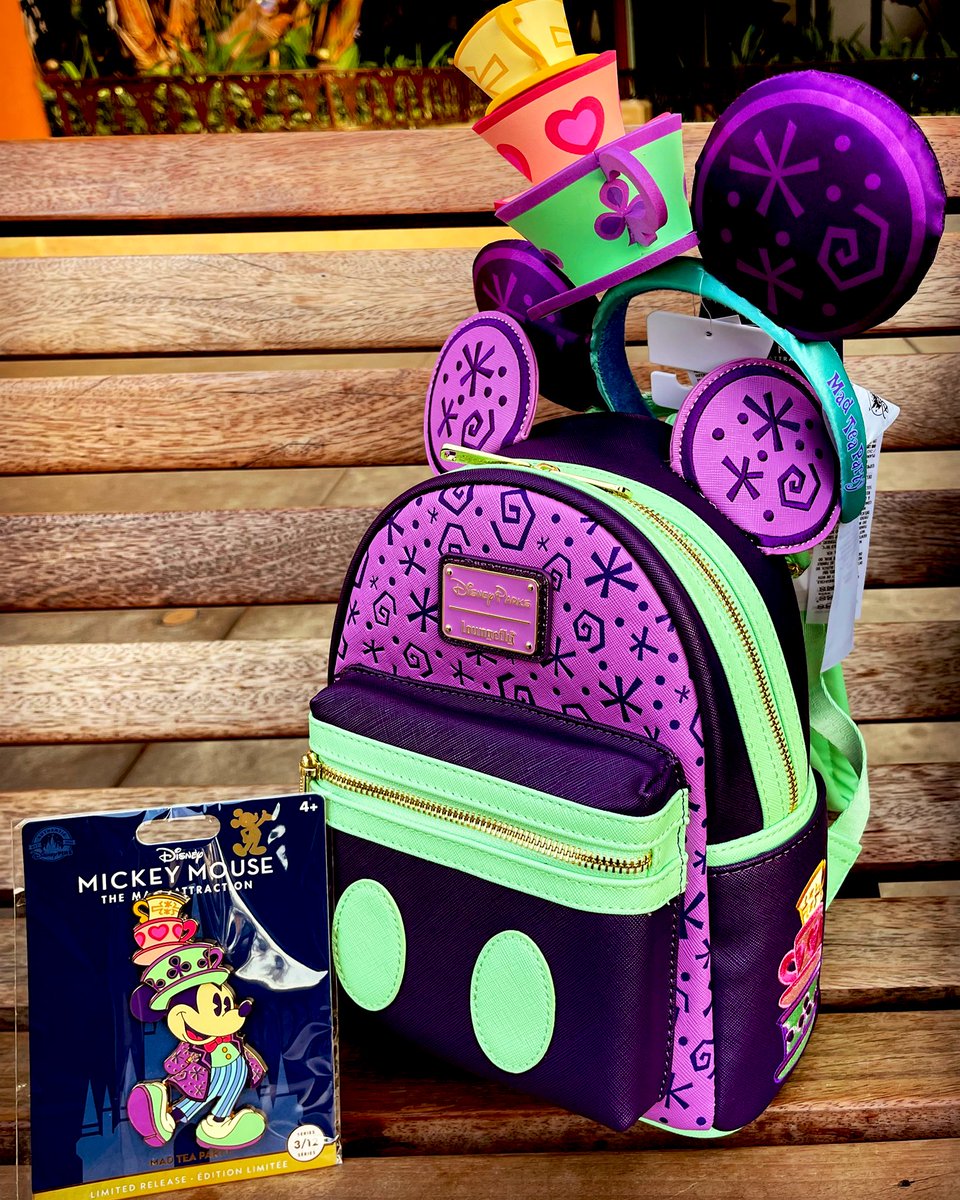 hellofunko's tweet photo. Ugh @loungefly and @Disneyland why do you do this to me! Oh well, last hurrah before blackout summer 🎉 #letsgomad
#alice #wonderland #madhatter #teaparty https://t.co/ncfNSHZVWO