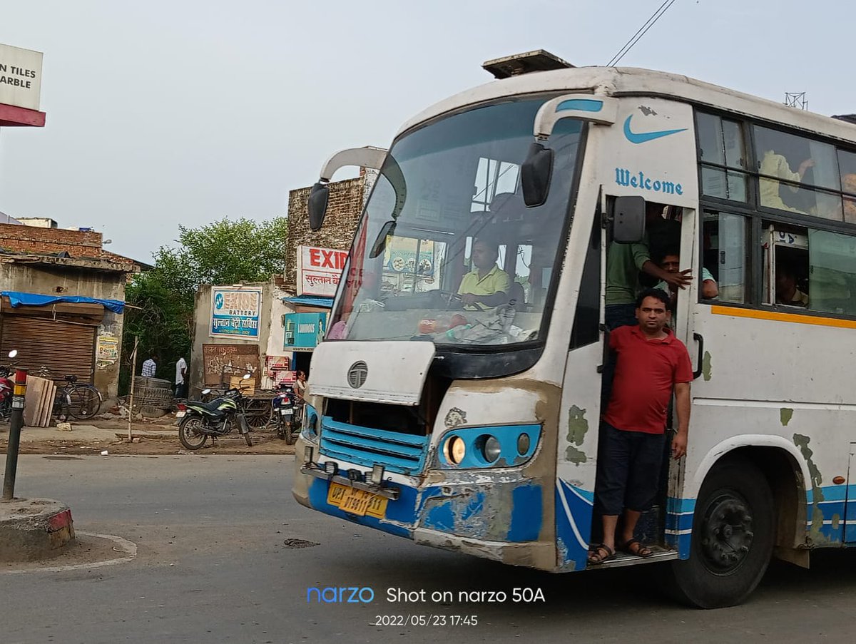 JitendraBhadur7's tweet photo. @@UPGovt @UPSRTC_HARDOI @myogioffice सर कब होगा हरदोई जनपद में आप के आदेशों का पालन उपसंभागीय परिवहन अधिकारी श्री दया शंकर जी के द्वारा कब बंद होगा अबैध डग्गामार डबल डेकर बसों का संचालन हरदोई जनपद के विभिन्न कस्बों से संचालित है अबैध बसें https://t.co/eQj9JFO73B