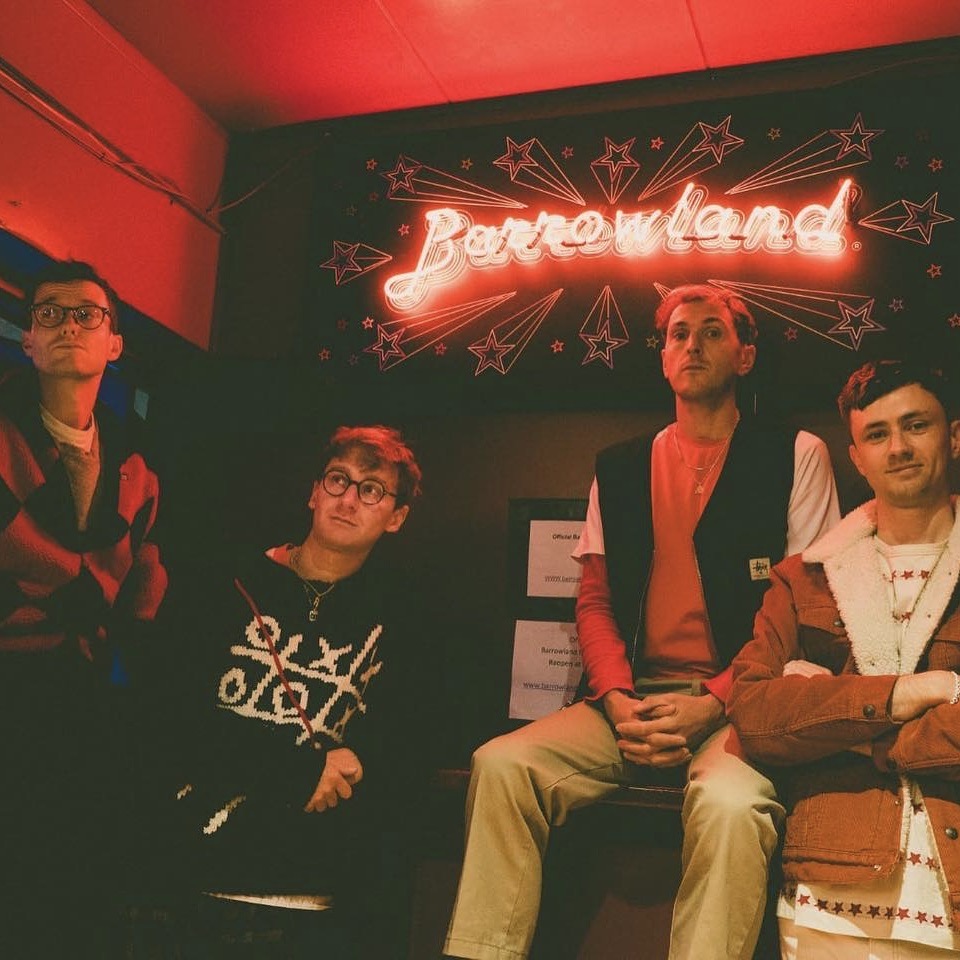 Deep dive into how <a href="/GlassAnimals/">Glass Animals</a> hit single ‘Heat Waves’ was made 🔥 Listen here → spoti.fi/39PoA4s.