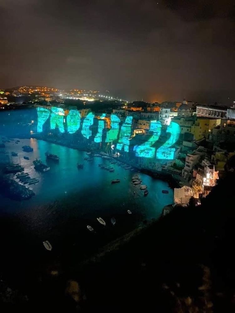 salvatorelauro's tweet photo. #ischia e #procide unite #viamare https://t.co/CfqXoOaltS