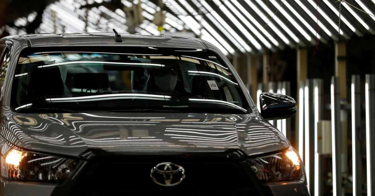 Reuters's tweet photo. Toyota to cut global production plan by 100,000 in June https://t.co/CZE84DDgBS https://t.co/7nfvtIubae