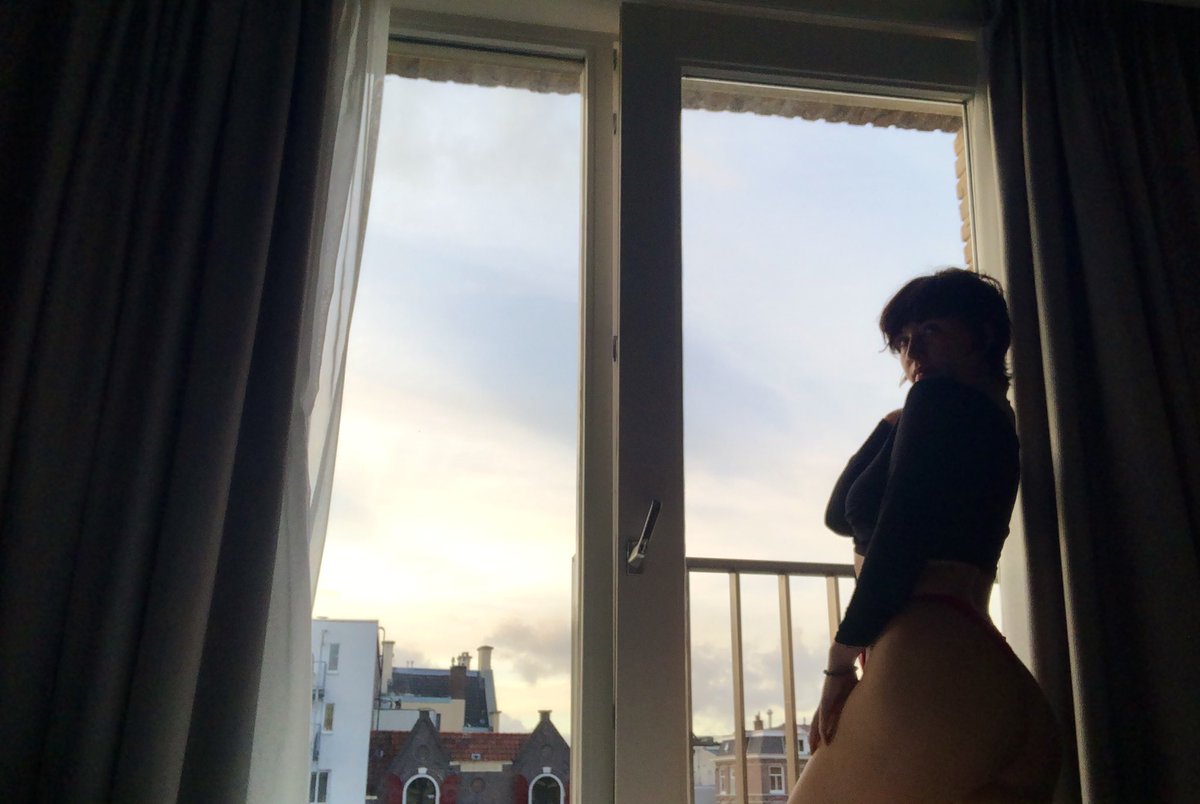willow_dancer_'s tweet photo. The view from my room in Amsterdam 😍
#of #onlyfans #hotgirl #assandtitties #bootynatural #NaturalBeauty #naturalboobs https://t.co/MJ7VDdk6pW