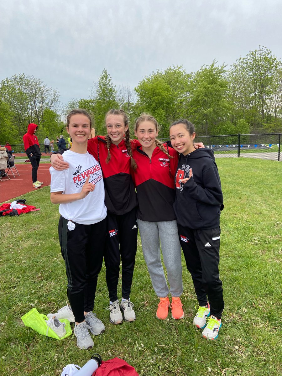CoachDussault's tweet photo. Congrats to ALL FOUR girls relays on qualifying for sectionals Thursday! 4x8 and 4x2 CHAMPS!! ⁦@MisteleLauren⁩ ⁦@AvaWesterman⁩ ⁦@CadenceSjoberg⁩ ⁦@AvaKienbaum⁩ https://t.co/FxUzT4mOFp