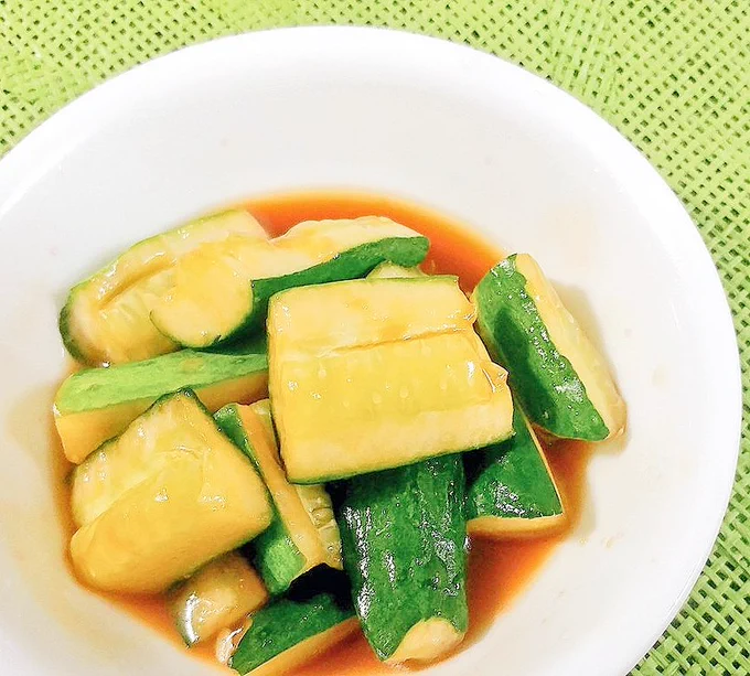 食べ過ぎ注意✨

【にんにくしょうゆのきゅうり漬け】🥒✨

きゅうりの他に、ミニトマトや長芋、大根を漬けても美味しいですよ! 